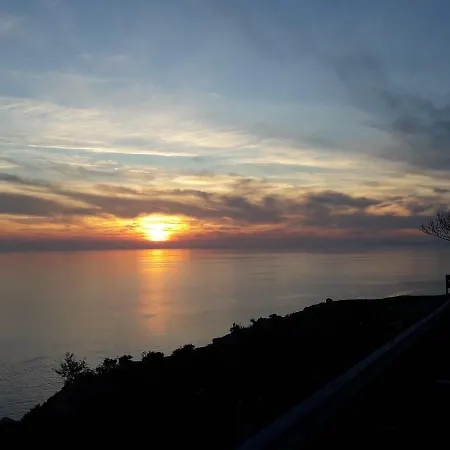 Dreamy By The Sea Daire *