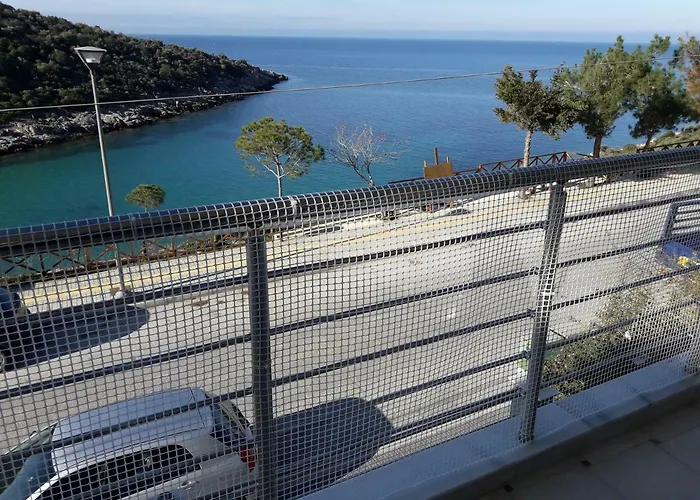 Dreamy By The Sea Daire *